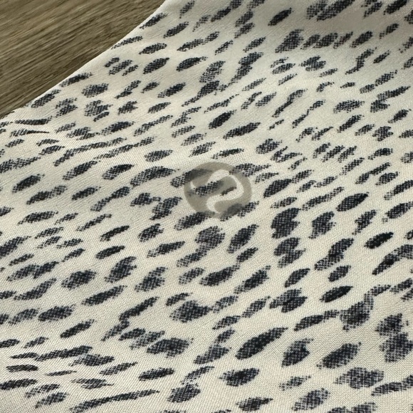 Lululemon Tearaway Pant in Dottie Dash Black/White Size 4 VGUC - Picture 13 of 16